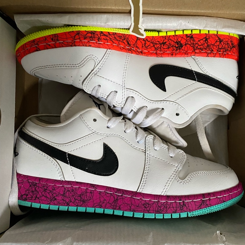 Air Jordan 1 Low Grade (GS) White/Black-Laser Crimson-Volt